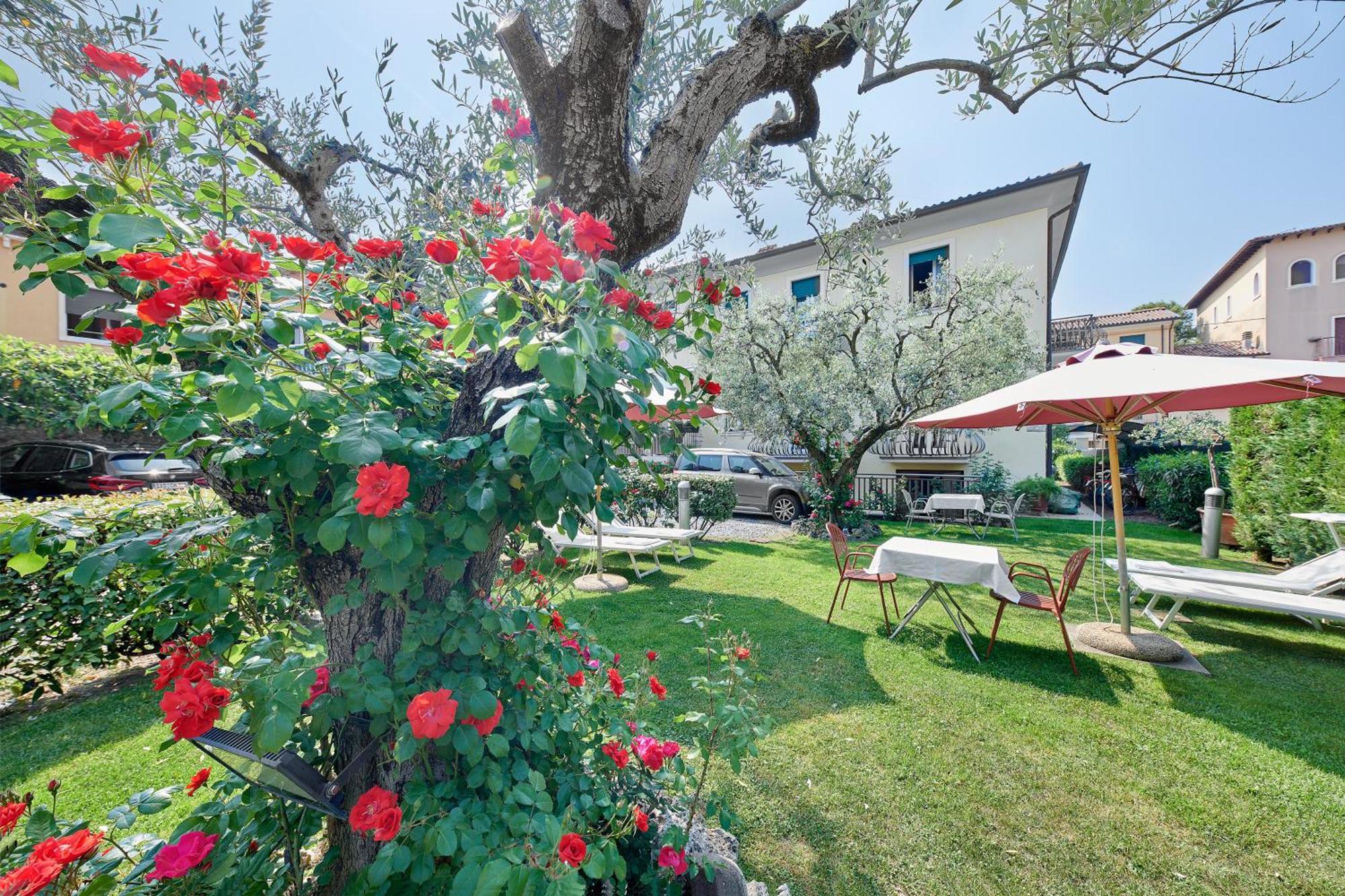 Hotel Villa Cansignorio لاتيزي المظهر الخارجي الصورة